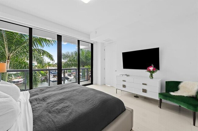 Building Photo - 60 Hendricks Isle