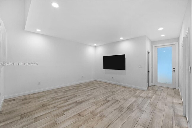 Building Photo - 1240 Weeping Willow Way