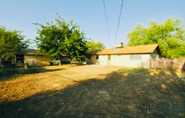 Building Photo - 352 Saguaro Drive