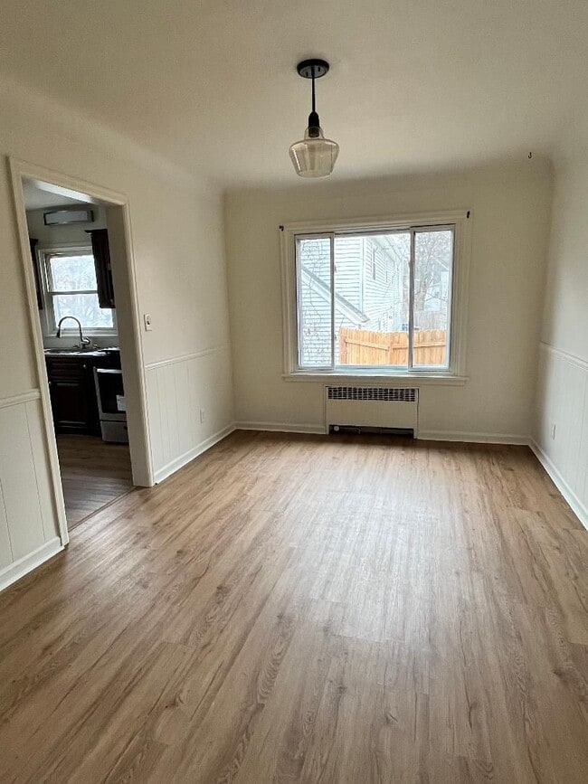 Spacious and updated singlefamily home! 152 Crim St Bowling Green OH