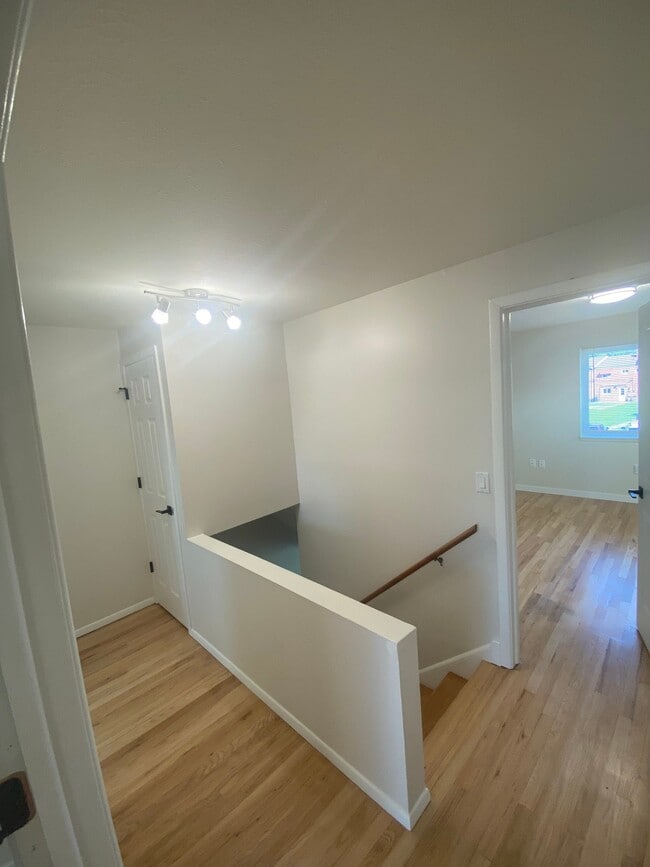 Building Photo - 1616 Ridgewick Dr