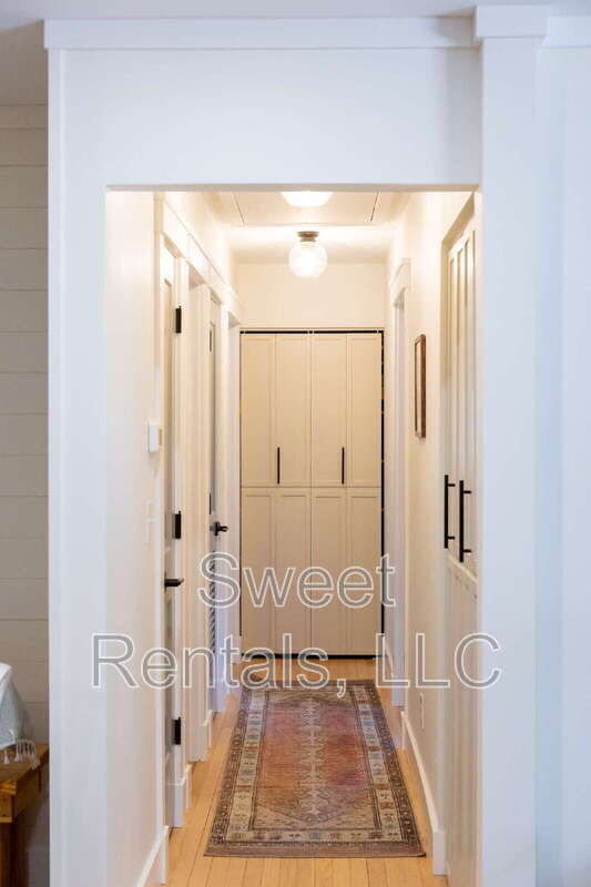 Building Photo - 4627 Darlene St