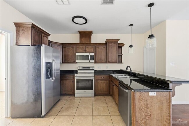 Building Photo - 1309 W Fig Ave