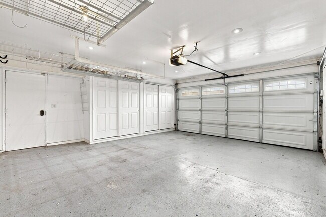 Building Photo - 33588 Bardolph Cir