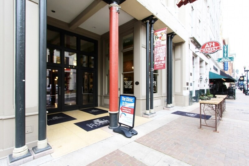 Building Photo - 418 S Gay St