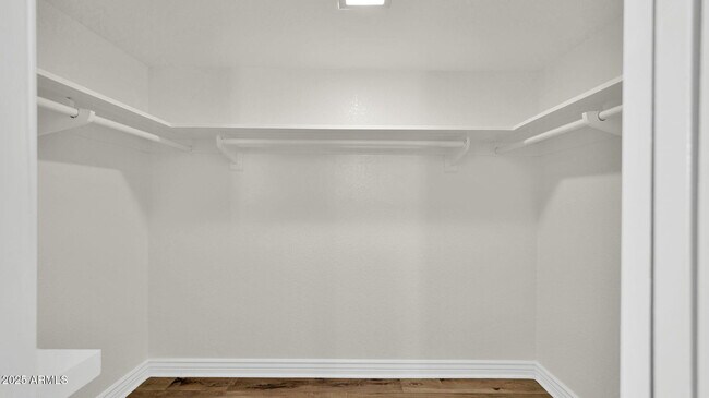 Building Photo - 7500 N Vía Camello Del Sur