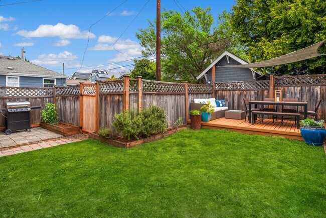 Building Photo - Stylish Queen Anne Bungalow with Vibrant Curb Appeal