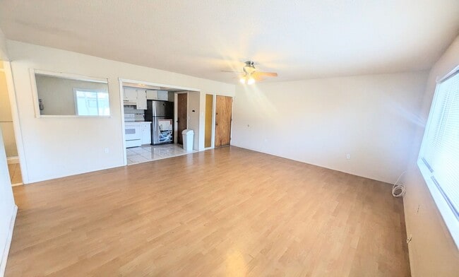 Building Photo - Annual UNFURNISHED 2/1 condo Island life
