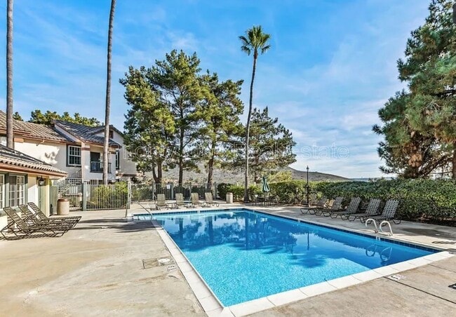 Building Photo - 10921 Sabre Hill Dr