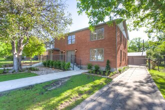 Building Photo - Fantastic Remodel in a Perfect Location!
