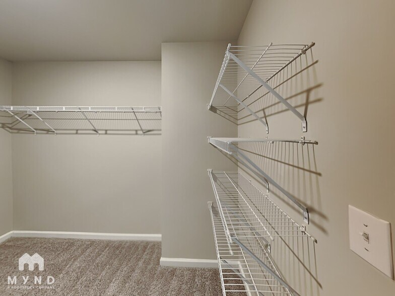 Building Photo - 5097 Lower Elm St