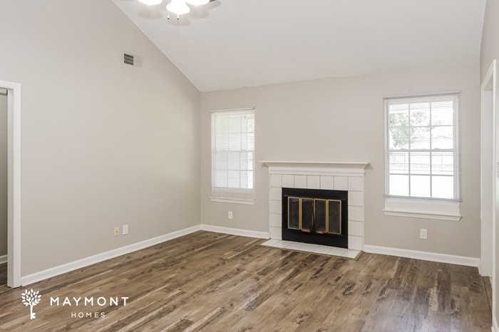 Building Photo - 13905 SW Clovis Cir