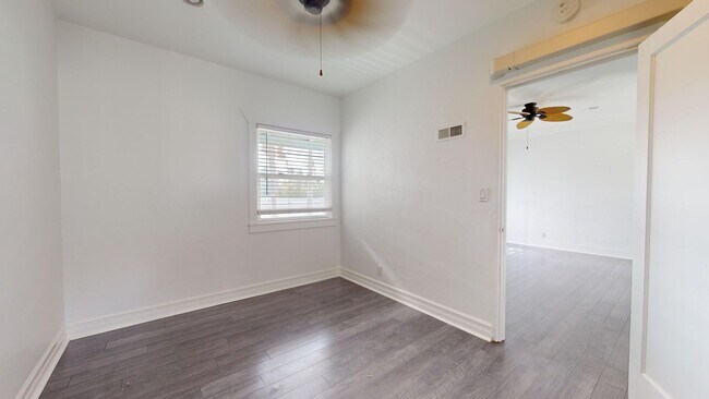 Building Photo - One Bedroom Available for Long Term Rent at the Tropicana Apartments in Coronado!