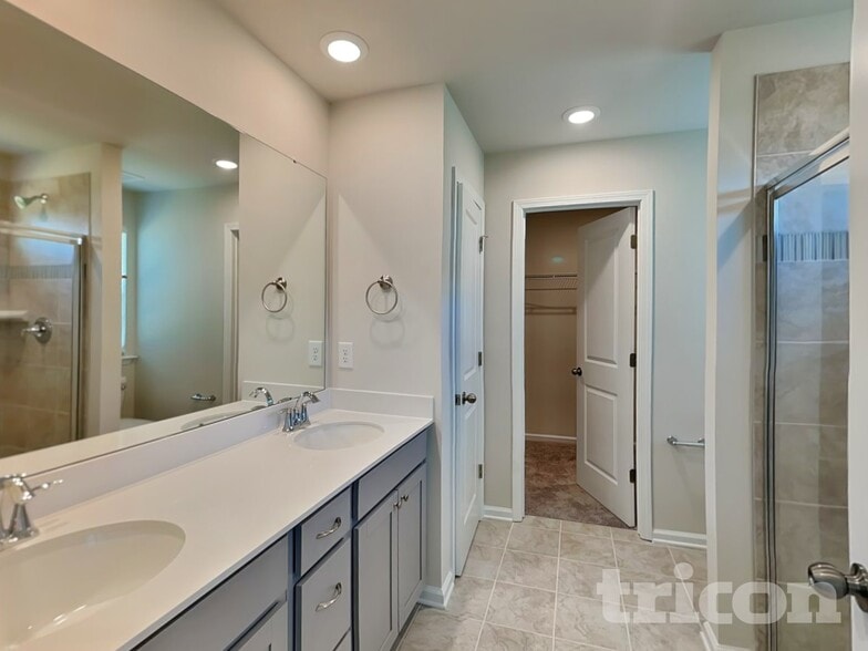 Building Photo - 101 Fennec Dr