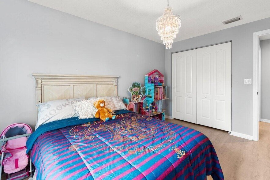 Building Photo - 453 Rainbow Springs Ter