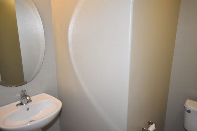 Building Photo - 1564 Blue Beaver Way