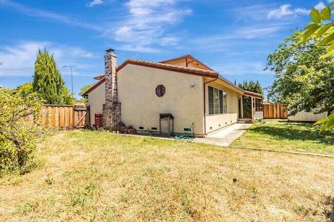 Building Photo - Spacious 4-Bedroom Home in Prime Milpitas
