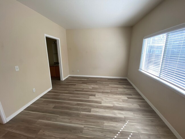 Building Photo - Reunion Two Bedroom Condo with Garage