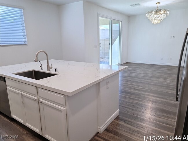 Building Photo - 2924 Gaffer Film St