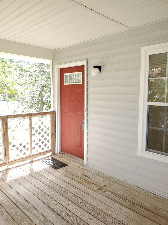 Building Photo - 327 Thalia Station Ct