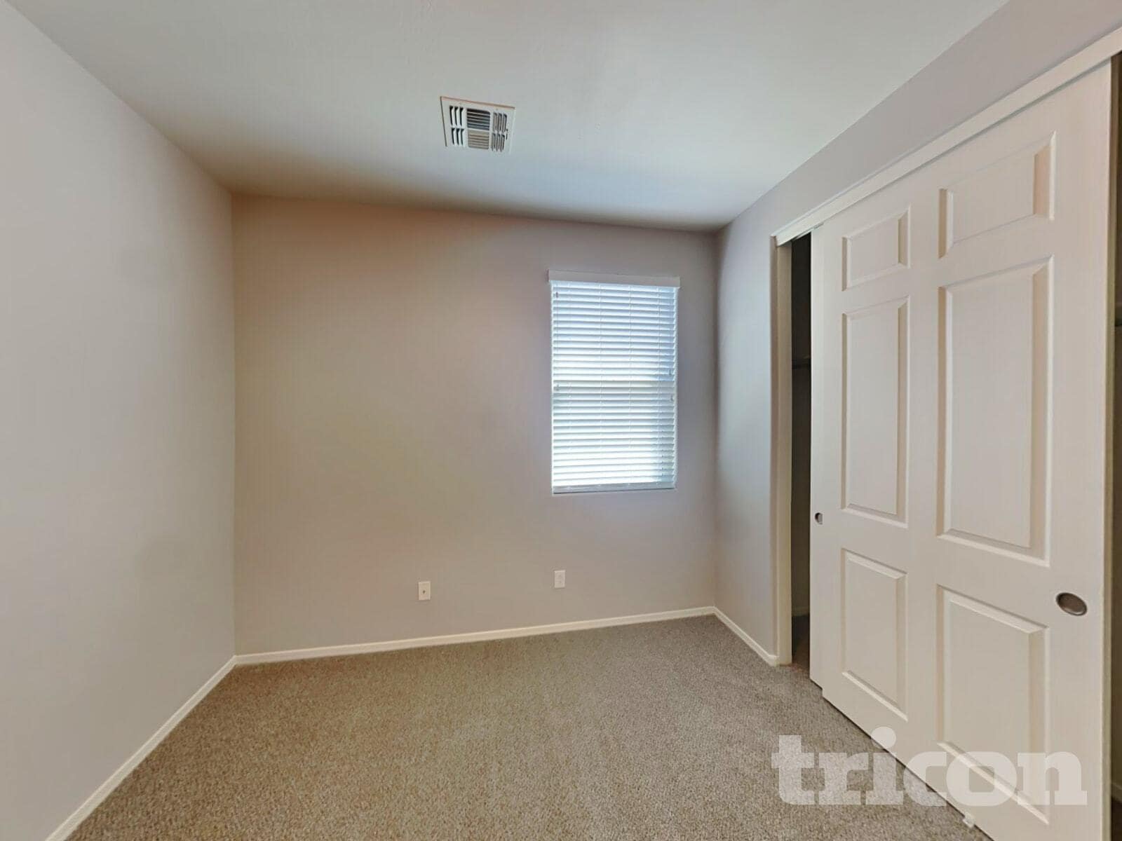 Building Photo - 41038 W Portis Dr