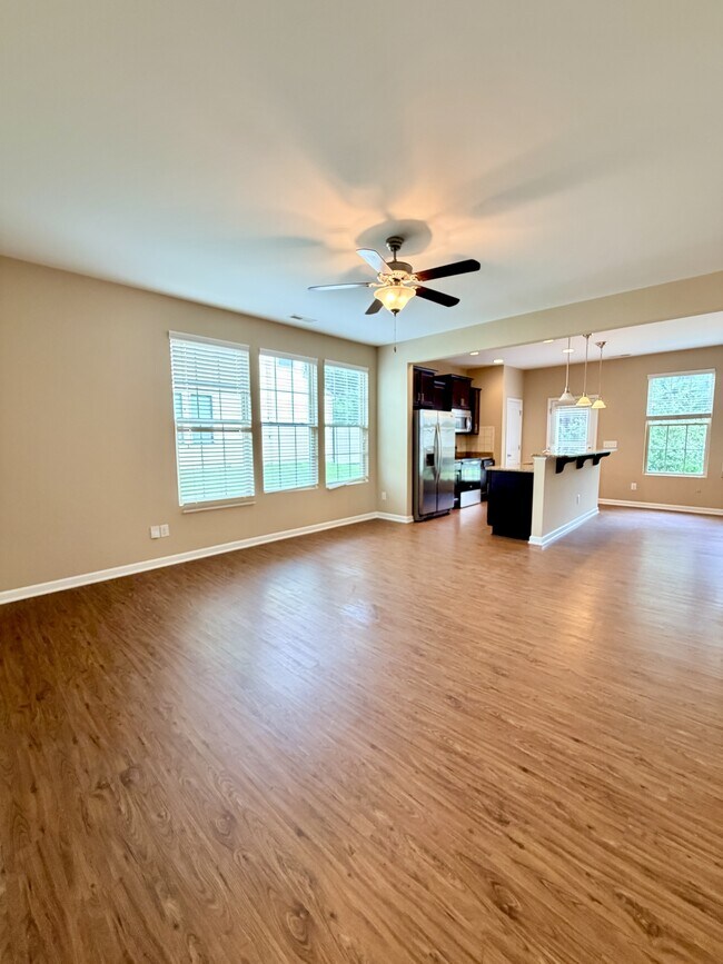 Building Photo - 3719 Landshire View Lane