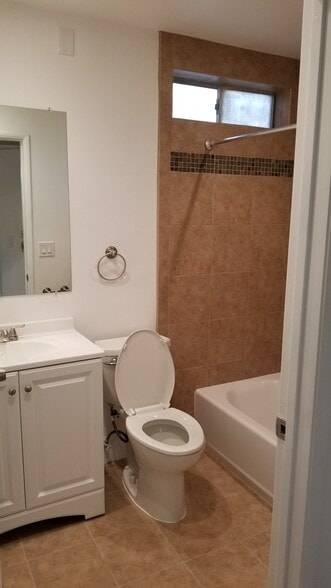 Building Photo - 14126 Tiara St