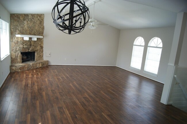 Building Photo - 3322 Sycamore Springs Dr