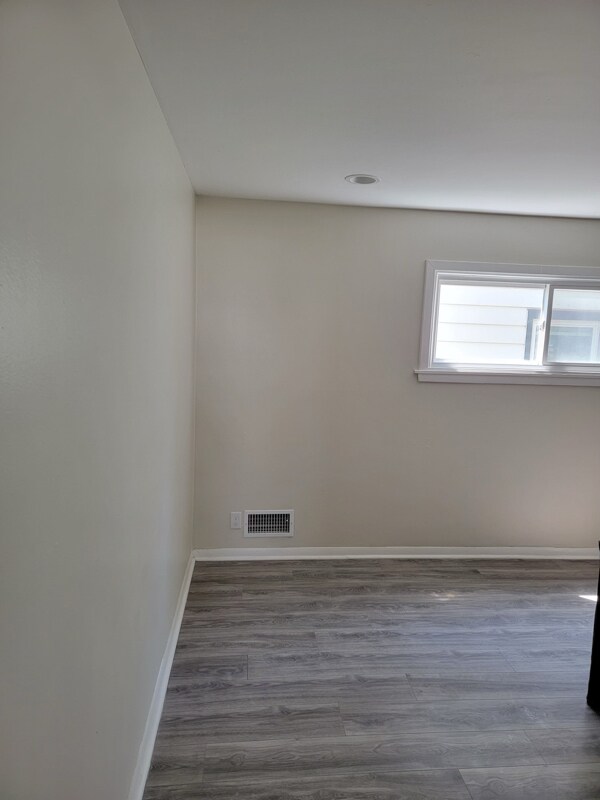 Building Photo - 5070 N 60th St