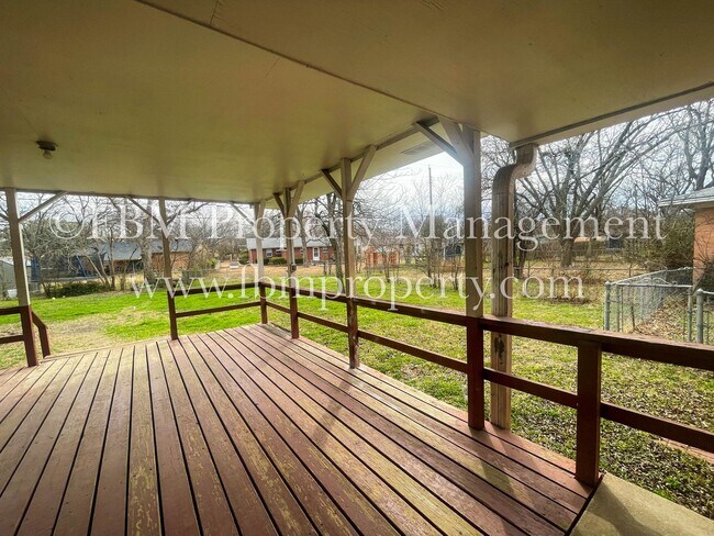 Building Photo - 214 Pensacola Ave