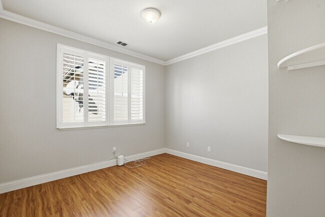 Building Photo - 4 Bed 3 Bath Single Family Home in Napa