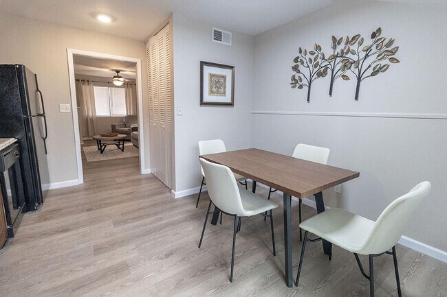 Building Photo - 801 N Ann St