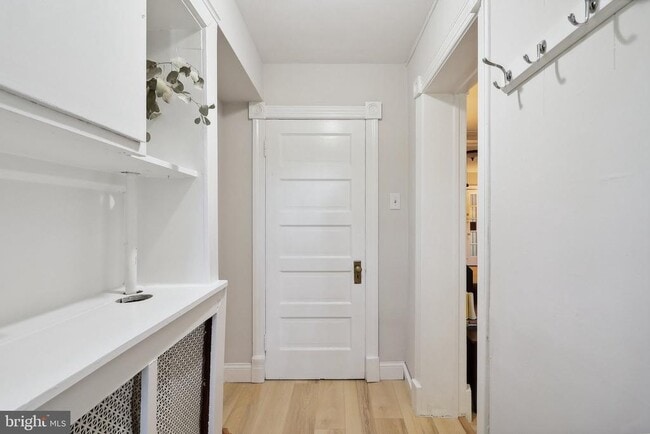 Building Photo - 409 South Carolina Ave SE