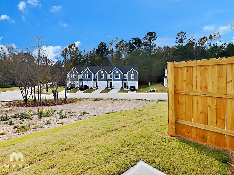 Building Photo - 6171 Redan Overlook
