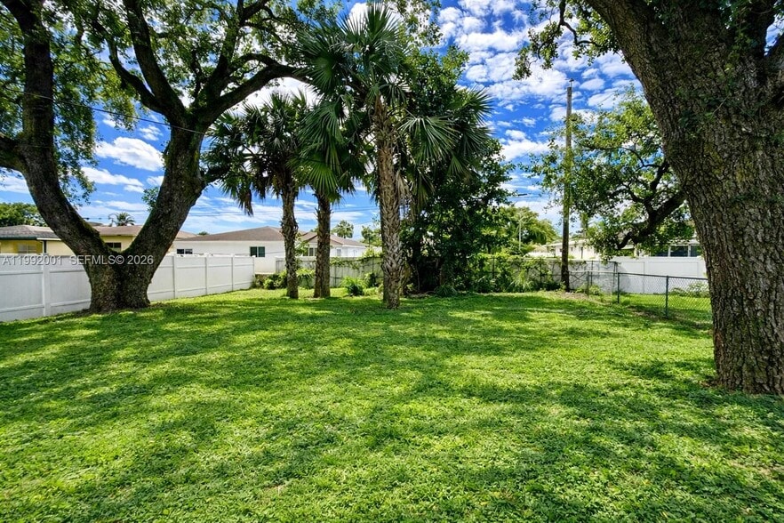 Building Photo - 2840 NW 8th St