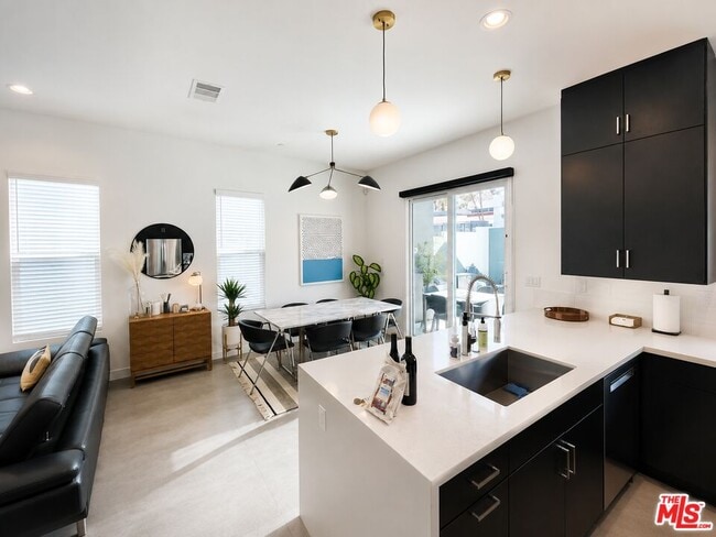 Building Photo - 2693 Paragon Loop