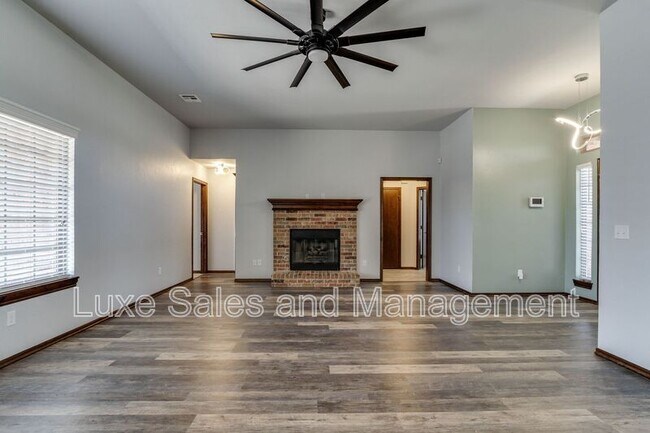 Building Photo - 1174 Misty Dr NW