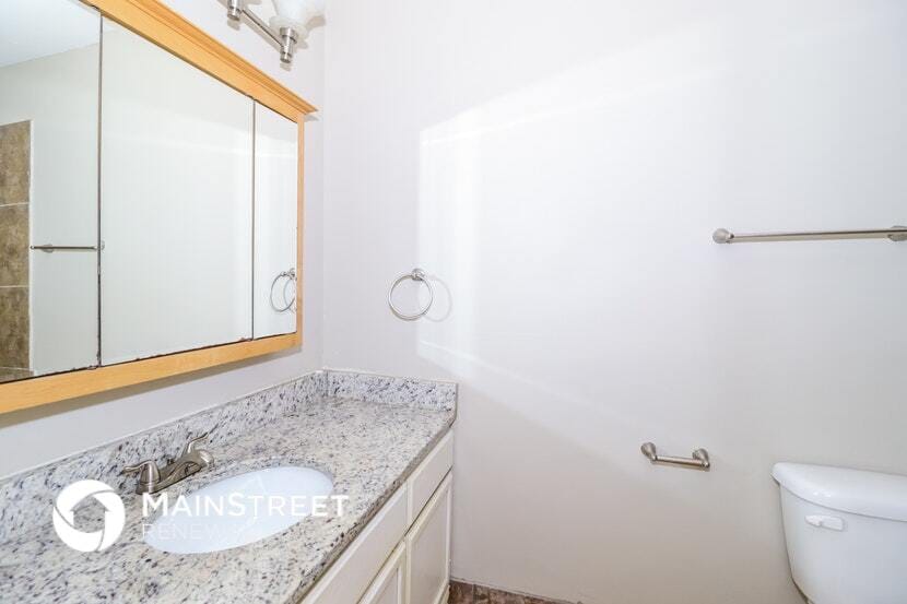Building Photo - 3256 Bluemont Dr