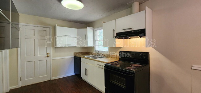 Building Photo - 5573 Cypress Dr