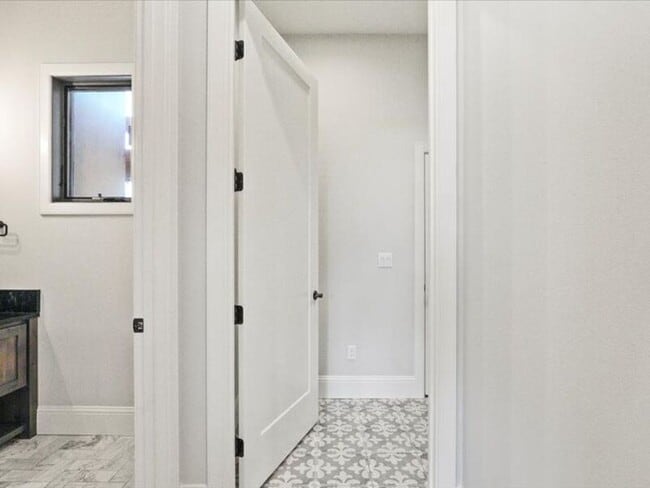 Building Photo - 3500 S Morain St