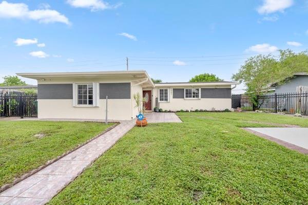 Primary Photo - 7761 NW 30th St