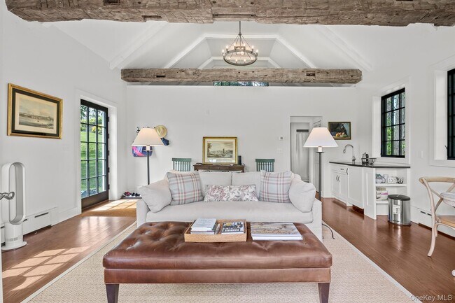 Building Photo - 74 Melville Rd