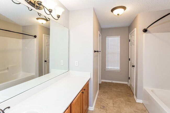 Building Photo - 6812 Blake Brook Dr