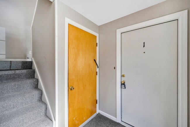 Building Photo - One bedroom apartment for rent in Andover Connecticut!