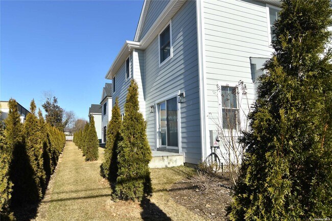 Building Photo - 1 Madison Pl