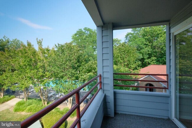 Building Photo - 1140 Lake Heron Dr