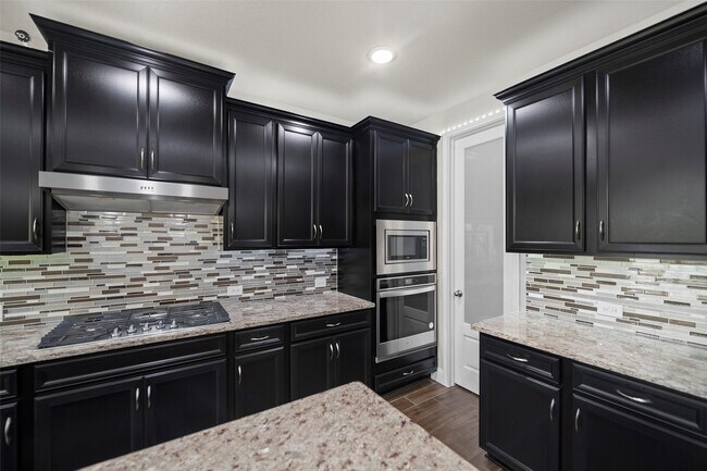 Building Photo - 18606 Rock Quarry Trl