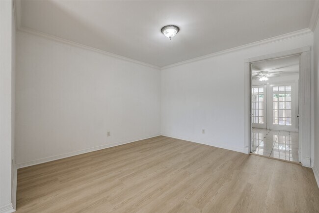 Building Photo - 7225 Beechnut St