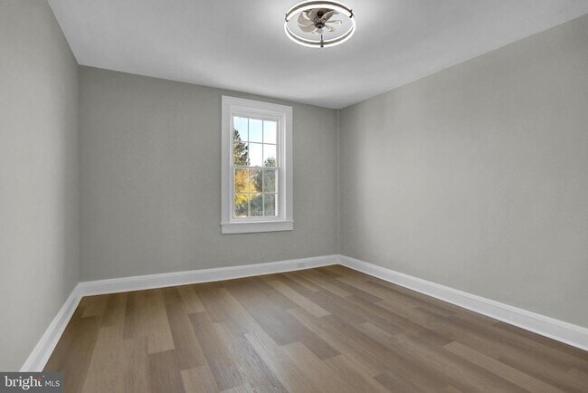 Building Photo - 3202 Dudley Ave