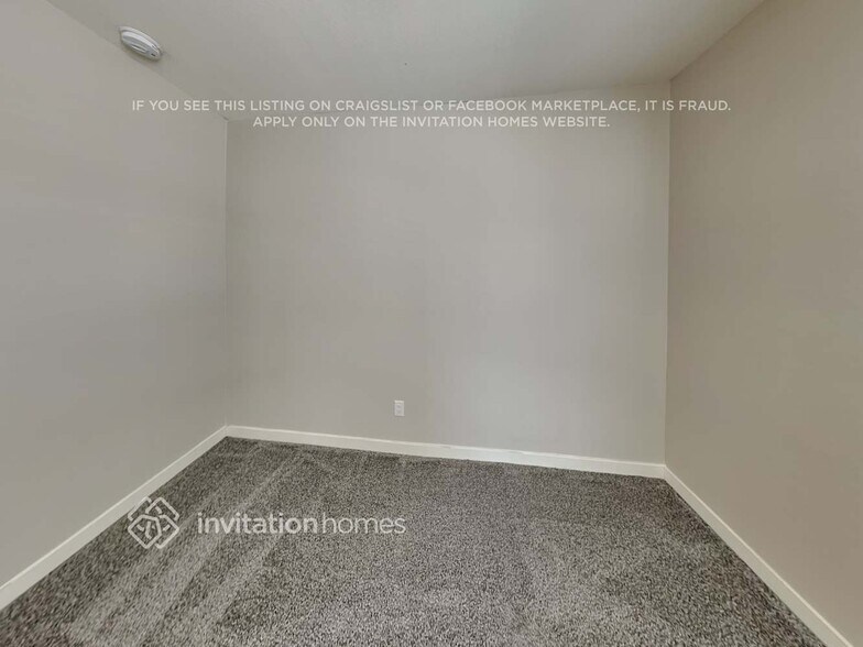 Building Photo - 7421 S 23rd Dr